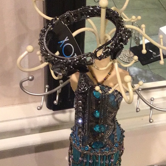 NWOT  Black bangle bracelet - Picture 1 of 4